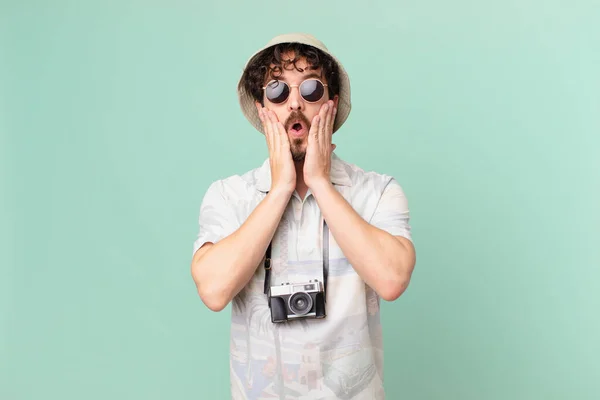 Young Traveller Tourist Feeling Shocked Scared — Stok fotoğraf