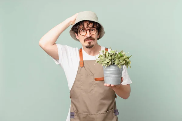 Ung Bonde Man Känner Sig Stressad Orolig Eller Rädd Med — Stockfoto