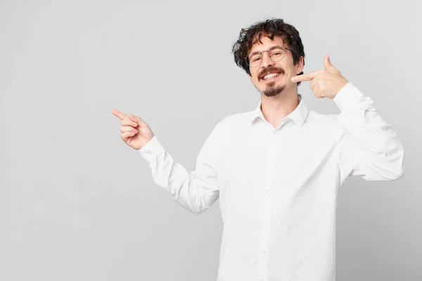 Young Handsome Man Smiling Confidently Pointing Own Broad Smile — Stock Photo, Image