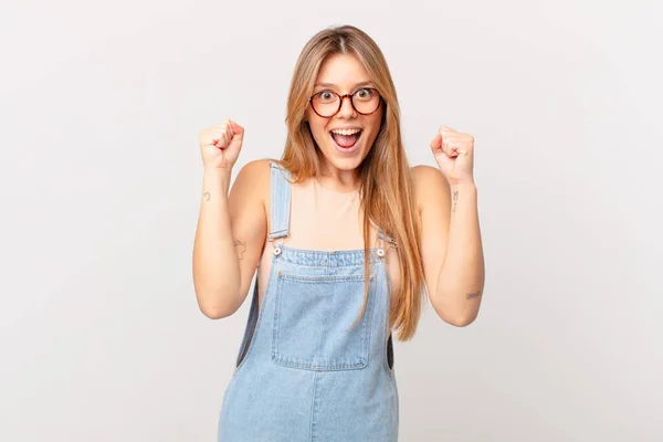 Young Pretty Woman Feeling Shocked Laughing Celebrating Success — Stock Photo, Image