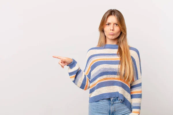 Young Pretty Girl Feeling Sad Whiney Unhappy Look Crying — Stock Photo, Image