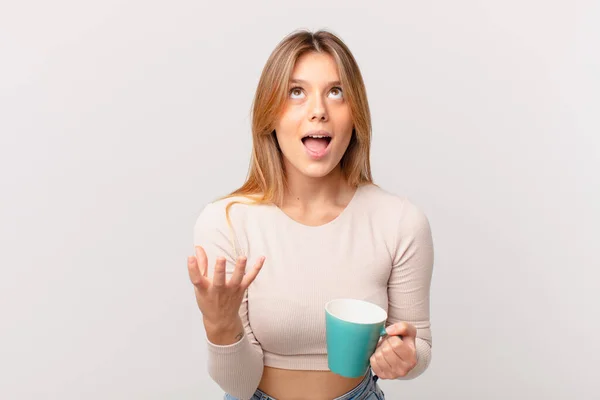 Young Woman Coffee Mug Looking Desperate Frustrated Stressed — Stock Photo, Image