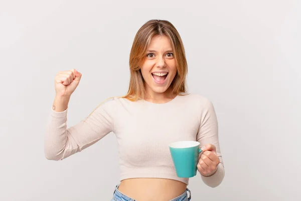 Young Woman Coffee Mug Shouting Aggressively Angry Expression — Stock Photo, Image
