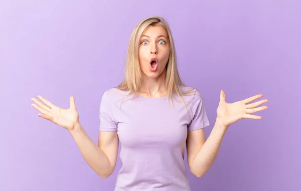 Young Blonde Woman Feeling Extremely Shocked Surprised — Stock Photo, Image