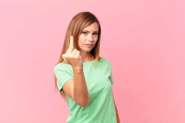 Güzel Yetişkin Bir Kadın Kızgın Sinirli Asi Agresif Hissediyor — Stok fotoğraf
