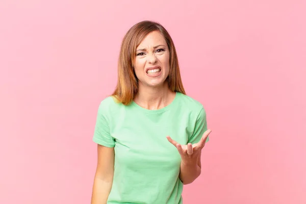 Hübsche Erwachsene Frau Die Wütend Genervt Und Frustriert Wirkt — Stockfoto