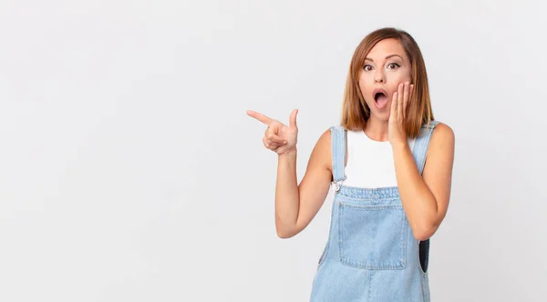 Mujer Bonita Sensación Shock Miedo Espacio Copia Lado —  Fotos de Stock