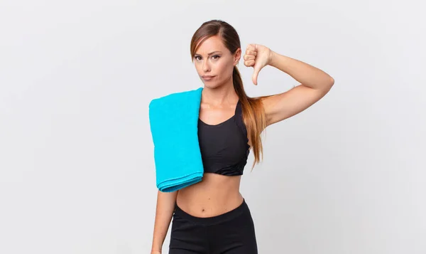 Mujer Bonita Sintiendo Cruz Mostrando Los Pulgares Hacia Abajo Concepto — Foto de Stock