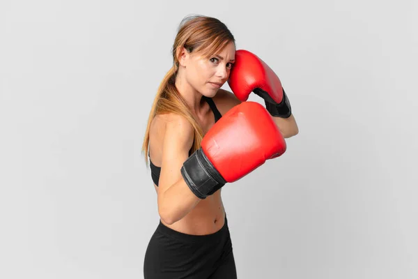 Ung Vacker Kvinna Fitness Och Boxning Koncept — Stockfoto