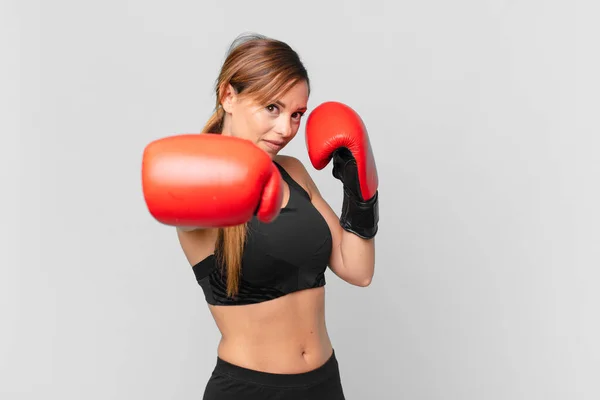 Ung Vacker Kvinna Fitness Och Boxning Koncept — Stockfoto