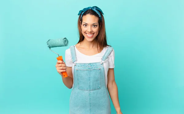 Young Hispanic Woman Looking Happy Pleasantly Surprised Painting Wall — Φωτογραφία Αρχείου