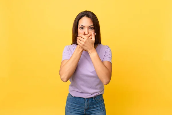 Young Hispanic Woman Covering Mouth Hands Shocked — Stock Photo, Image