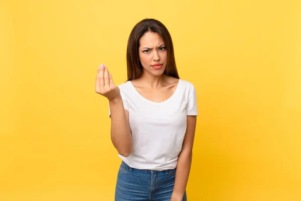 Mujer Hispana Joven Haciendo Capice Gesto Dinero Diciéndole Que Pague — Foto de Stock