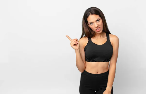 Young Hispanic Woman Feeling Puzzled Confused Fitness Concept — Stock Photo, Image