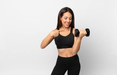 Genç İspanyol kadın fitness konsepti