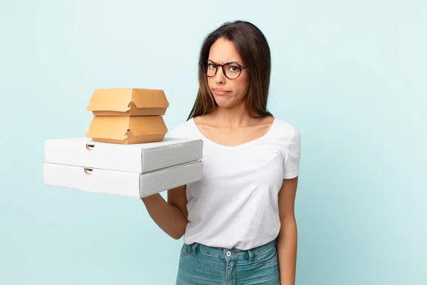 Jong Hispanic Vrouw Weg Nemen Fast Food Concept — Stockfoto
