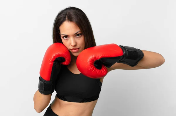 Concepto Fitness Mujer Hispana Joven Boxeo —  Fotos de Stock