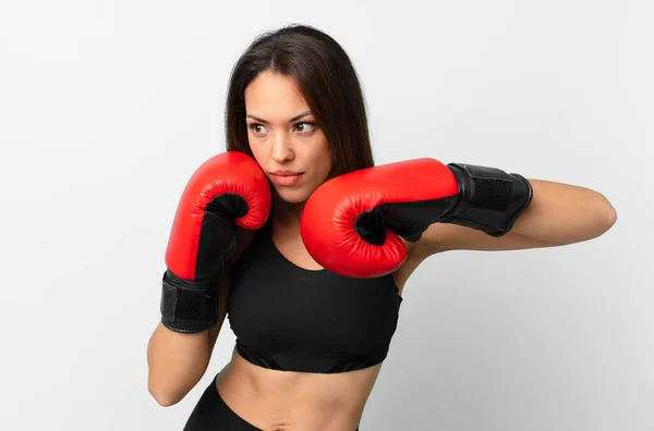 Concepto Fitness Mujer Hispana Joven Boxeo — Foto de Stock