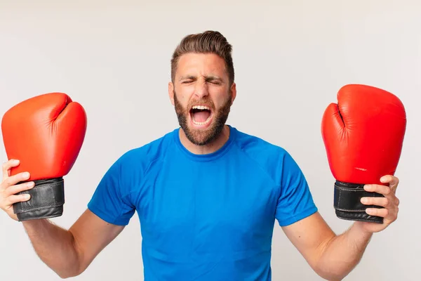 Joven Hombre Fitness Con Guantes Boxeo — Foto de Stock