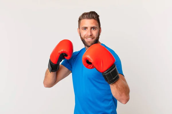 Jeune Homme Fitness Avec Des Gants Boxe — Photo