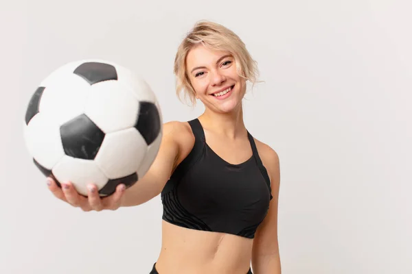 Blondynka Ładna Kobieta Piłka Nożna — Zdjęcie stockowe
