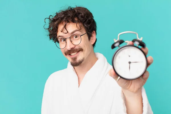 Junger Verrückter Mann Mit Wecker — Stockfoto