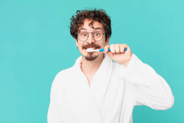 Jovem Louco Com Uma Escova Dentes — Fotografia de Stock