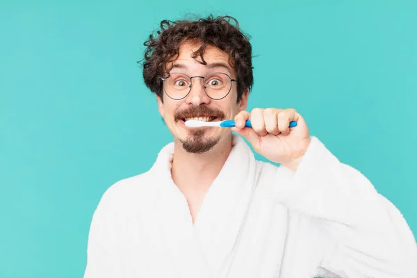 Jovem Louco Com Uma Escova Dentes — Fotografia de Stock