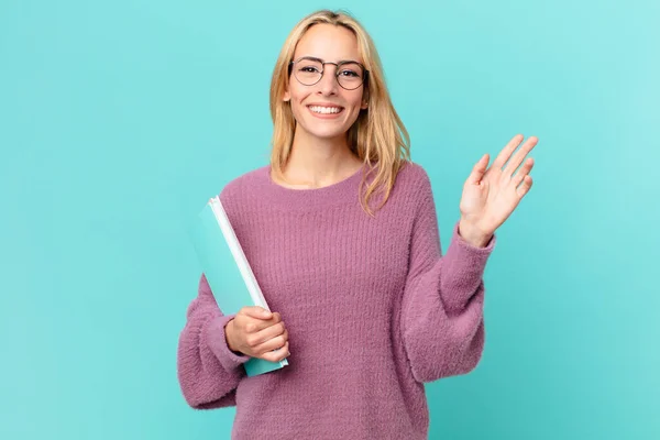 Bionda Bella Donna Con Libri Borchie — Foto Stock