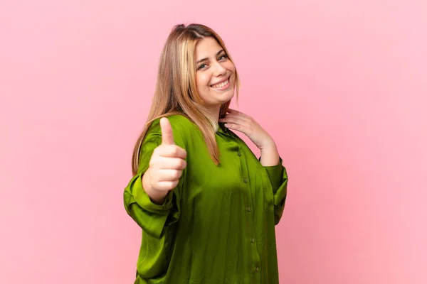 Curvy Pretty Blonde Woman Feeling Proud Smiling Positively Thumbs — Stock Photo, Image