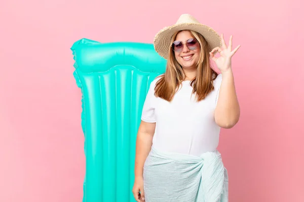 Curvy pretty blonde woman feeling happy, showing approval with okay gesture — Stock Image Curvy Pretty Blonde Woman Feeling Happy Showing Approval Okay Gesture Stock Picture