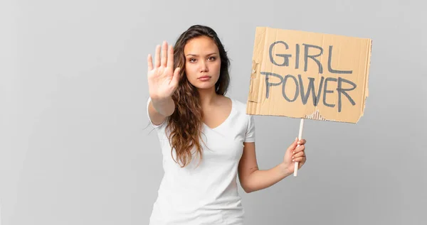 Young Pretty Woman Looking Serious Showing Open Palm Making Stop — Stock Photo, Image