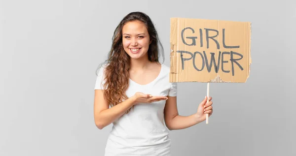 Jonge Mooie Vrouw Glimlachen Vrolijk Zich Gelukkig Voelen Het Tonen — Stockfoto