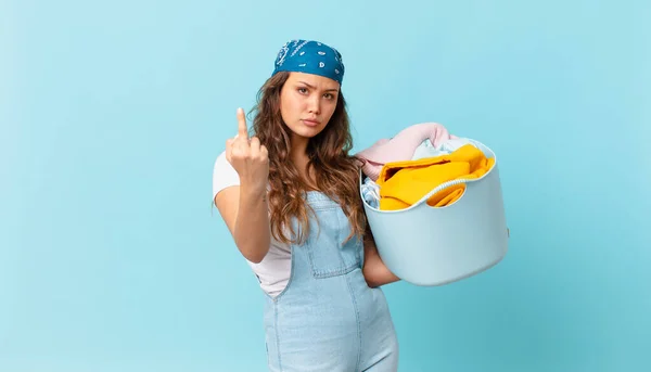 Young Pretty Woman Feeling Angry Annoyed Rebellious Aggressive Holding Wash — Stock Photo, Image