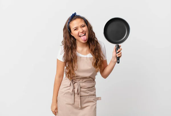 Jonge Mooie Vrouw Met Vrolijke Opstandige Houding Grappen Steken Tong — Stockfoto