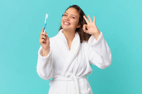 Jovem Mulher Bonita Usando Roupão Banho — Fotografia de Stock