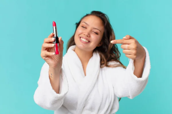 Joven Bonita Mujer Usando Albornoz —  Fotos de Stock