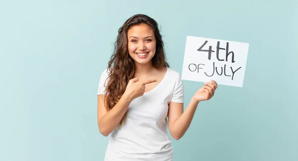 Young Pretty Woman Looking Excited Surprised Pointing Side Independence Day — Stock Photo, Image