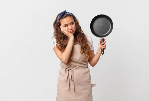 Ung Vacker Kvinna Känna Uttråkad Frustrerad Och Sömnig Efter Tröttsam — Stockfoto