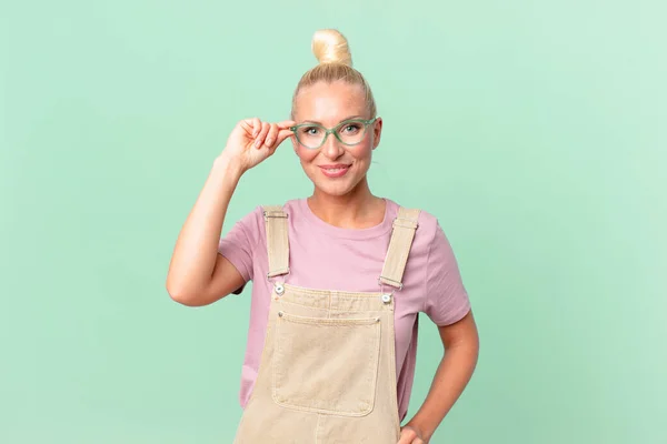 Portrait Blonde Woman Glasses Green Background — Stock Photo, Image