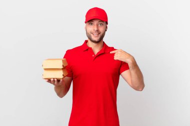 Hamburger insanı mutlu eder ve heyecanla kendini gösterir.