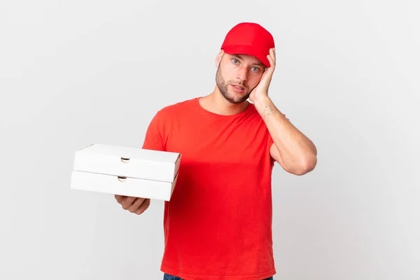 Pizzalieferant Fühlt Sich Gelangweilt Frustriert Und Schläfrig Nach Einem Anstrengenden — Stockfoto