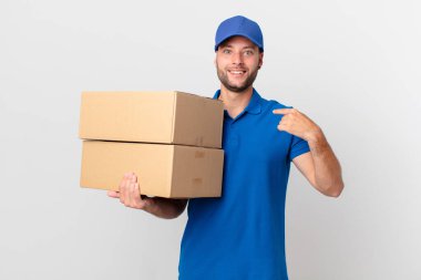 Paket insana kendini mutlu hissettirir ve heyecanla kendini gösterir.