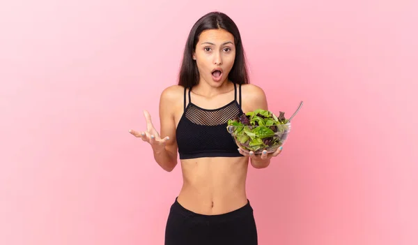 Hispanic Fitness Woman Feeling Extremely Shocked Surprised Holding Salad — Fotografia de Stock