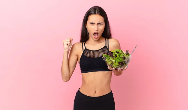 Hispanic Fitness Woman Shouting Aggressively Angry Expression Holding Salad — Stock fotografie