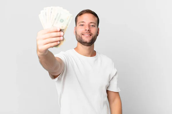 Knappe Man Met Dollarbiljetten — Stockfoto