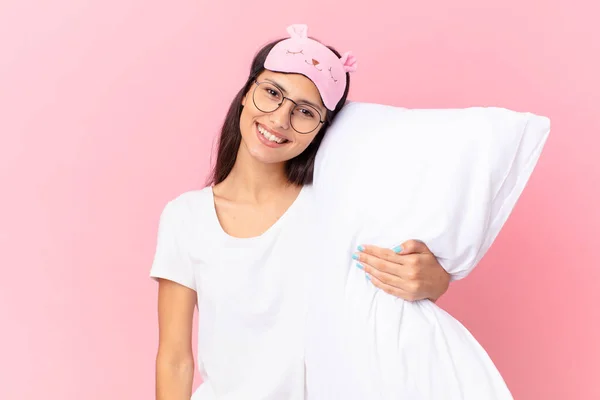 Hispanic Pretty Woman Wearing Pajamas Holding Pillow — Fotografia de Stock