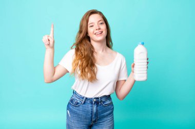 Bir fikri fark ettikten ve elinde süt şişesi tutduktan sonra mutlu ve heyecanlı bir dahi gibi hissediyorum.