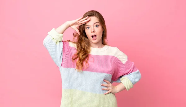 Pretty Red Head Woman Looking Happy Astonished Surprised — Stock Photo, Image