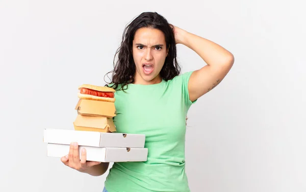 Jolie Femme Hispanique Sentant Stressée Anxieuse Effrayée Avec Les Mains — Photo